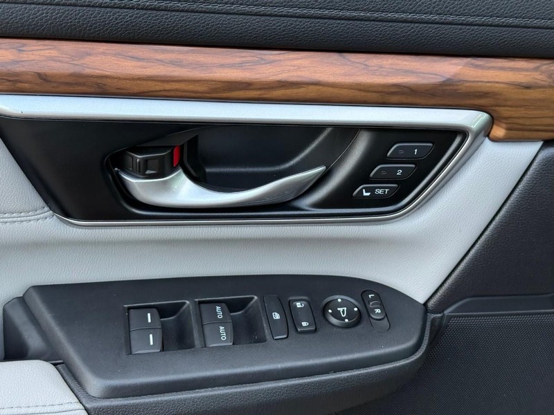 Honda CR-V Vehicle Image 22