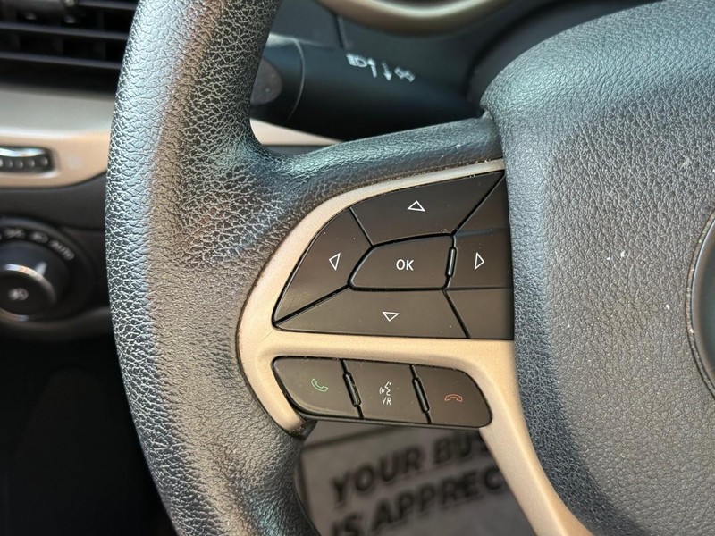 Jeep Cherokee Vehicle Image 22