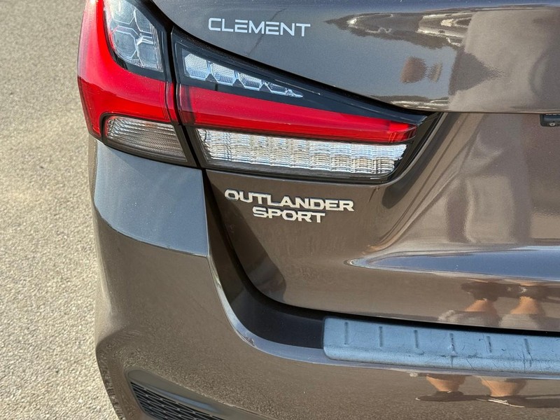 Mitsubishi Outlander Sport Vehicle Image 07