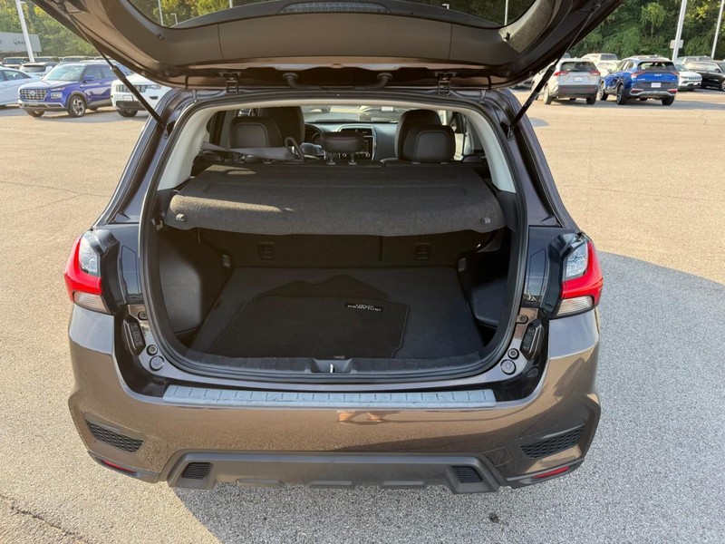 Mitsubishi Outlander Sport Vehicle Image 09