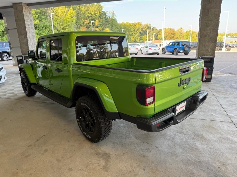 Jeep Gladiator Vehicle Image 05