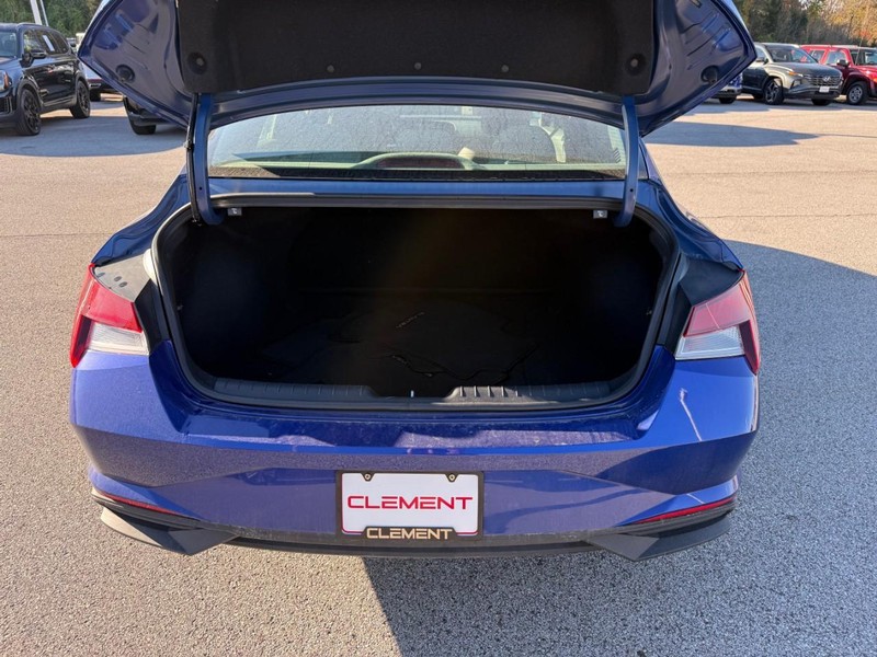 Hyundai Elantra Vehicle Image 07