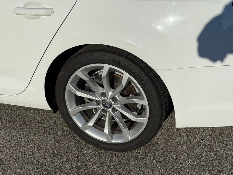 Audi A4 Vehicle Image 05