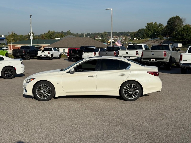 INFINITI Q50 Vehicle Image 03