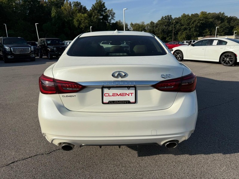 INFINITI Q50 Vehicle Image 08