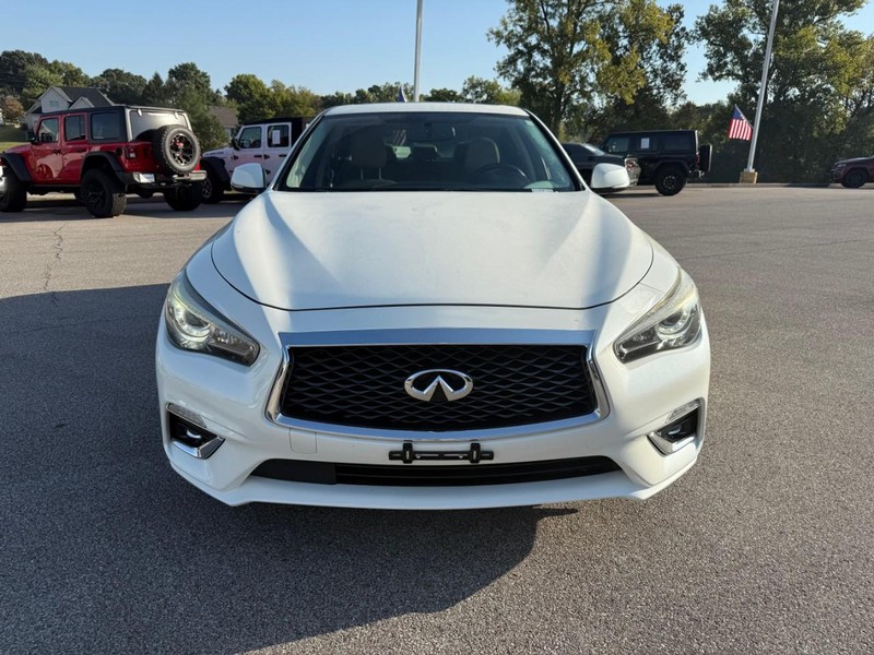 INFINITI Q50 Vehicle Image 11