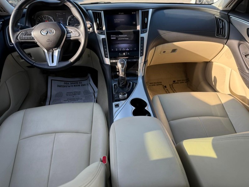 INFINITI Q50 Vehicle Image 13
