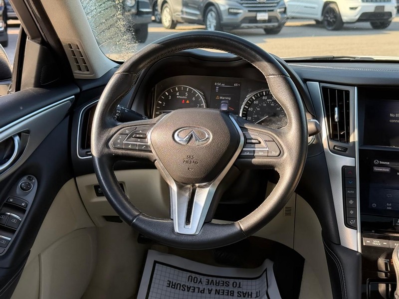 INFINITI Q50 Vehicle Image 14