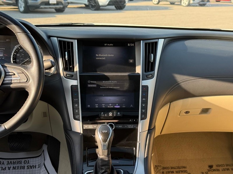 INFINITI Q50 Vehicle Image 15