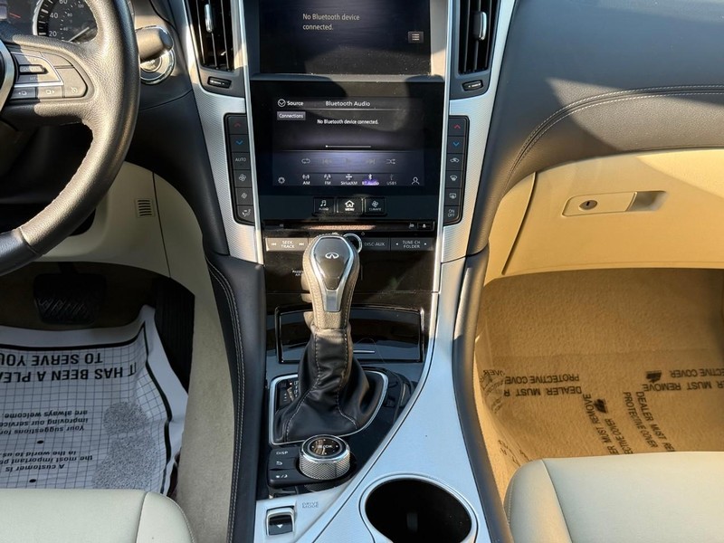 INFINITI Q50 Vehicle Image 16