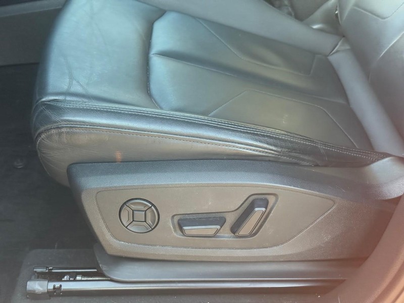 Audi Q3 Vehicle Image 21