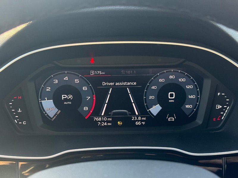 Audi Q3 Vehicle Image 24