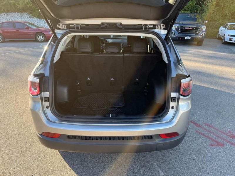Jeep Compass Vehicle Image 08