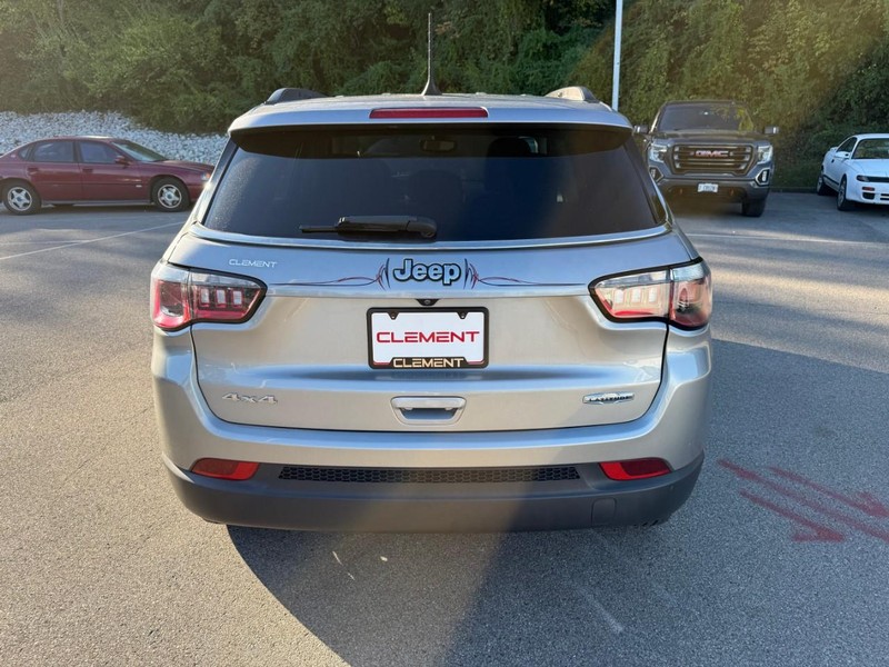 Jeep Compass Vehicle Image 09