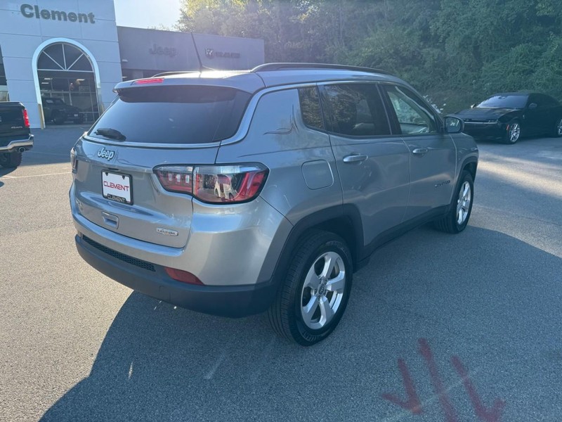 Jeep Compass Vehicle Image 11