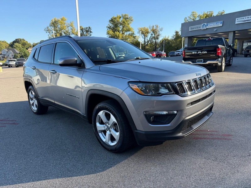 Jeep Compass Vehicle Image 12
