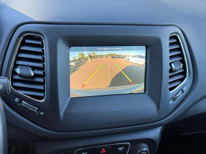 Jeep Compass Vehicle Image 26