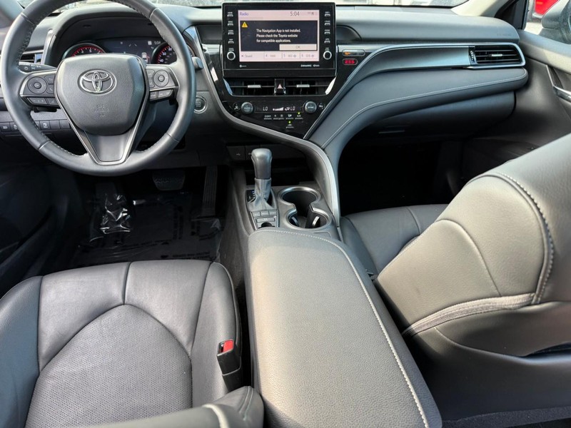 Toyota Camry Vehicle Image 14