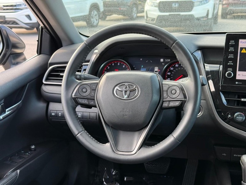 Toyota Camry Vehicle Image 15