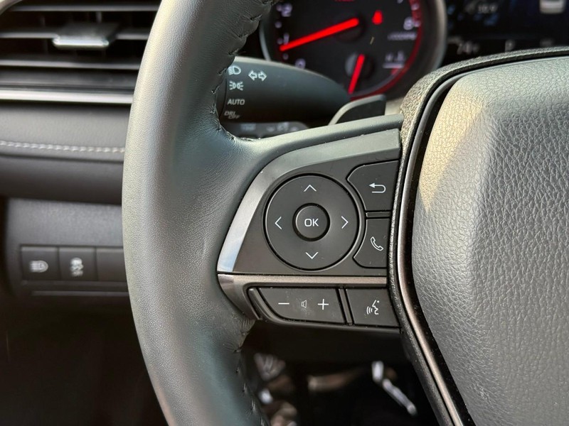 Toyota Camry Vehicle Image 21