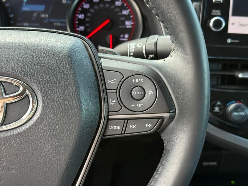 Toyota Camry Vehicle Image 22
