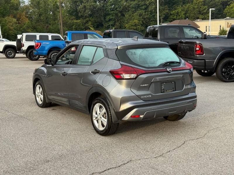 Nissan Kicks Vehicle Image 04