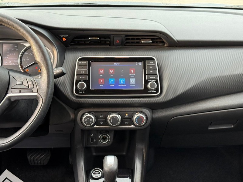 Nissan Kicks Vehicle Image 16