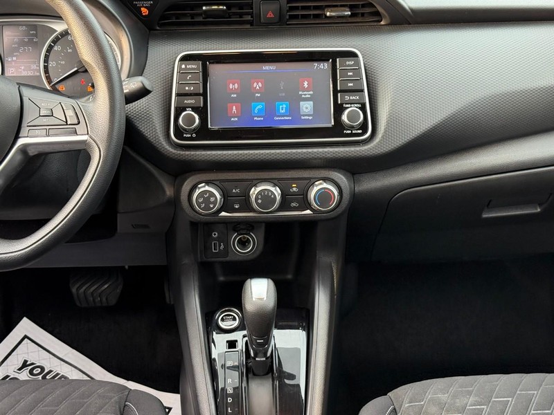 Nissan Kicks Vehicle Image 17