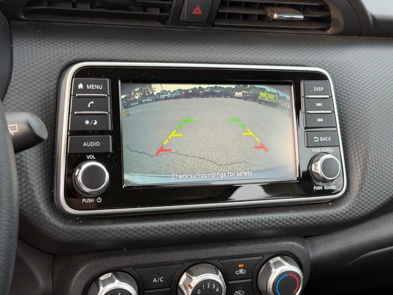 Nissan Kicks Vehicle Image 25
