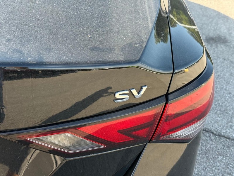 Nissan Sentra Vehicle Image 07
