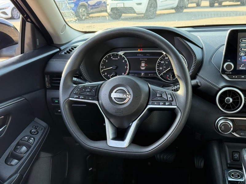 Nissan Sentra Vehicle Image 16