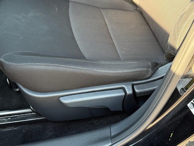 Nissan Sentra Vehicle Image 21