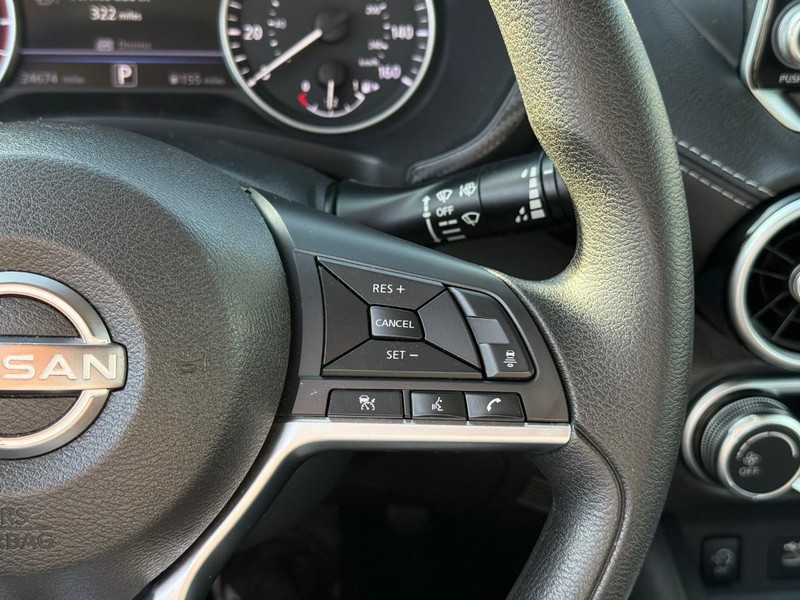 Nissan Sentra Vehicle Image 23