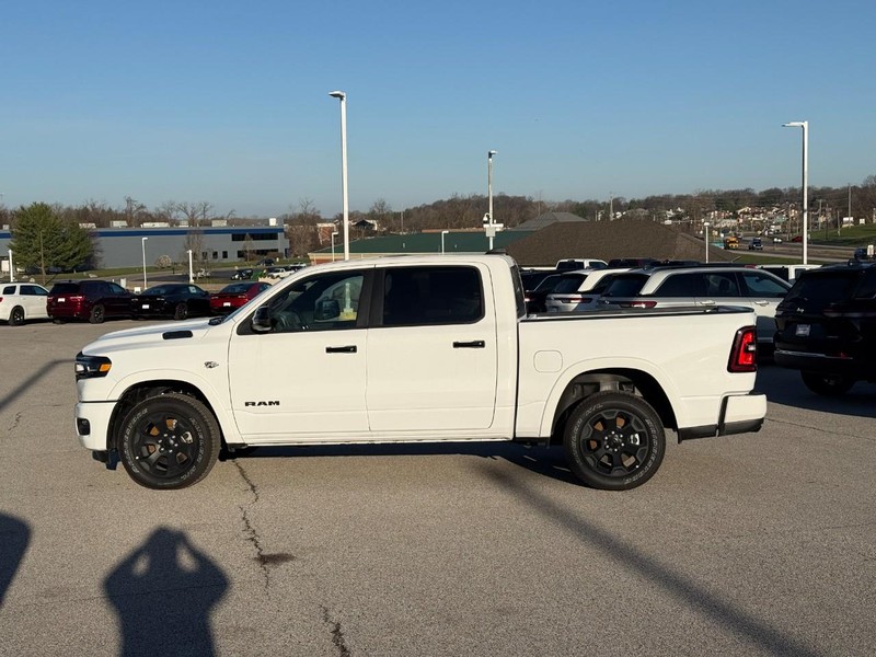 Ram 1500 Vehicle Full-screen Gallery Image 2