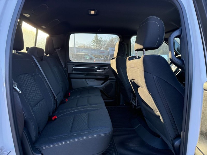 Ram 1500 Vehicle Full-screen Gallery Image 6