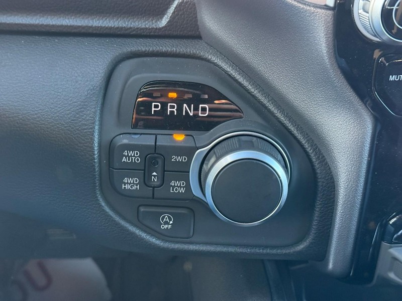 Ram 1500 Vehicle Full-screen Gallery Image 16