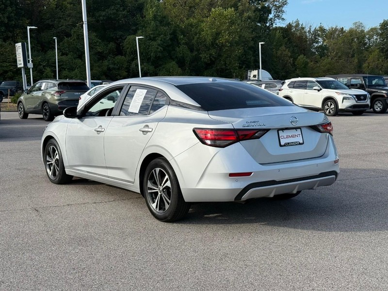 Nissan Sentra Vehicle Image 04