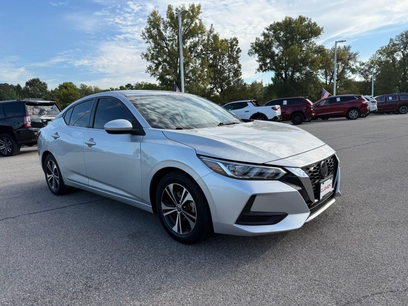 Nissan Sentra Vehicle Image 12