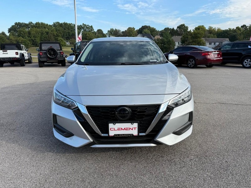 Nissan Sentra Vehicle Image 13