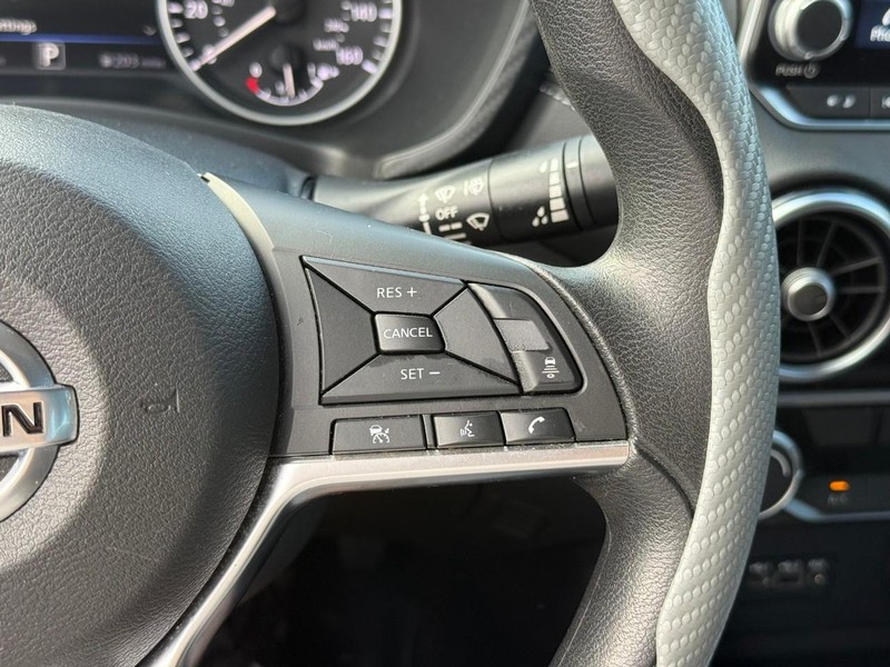 Nissan Sentra Vehicle Image 23