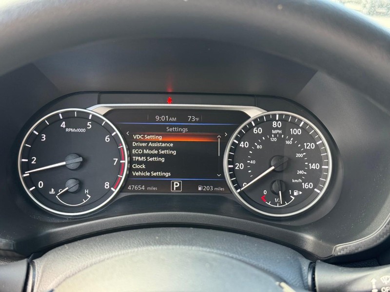 Nissan Sentra Vehicle Image 25