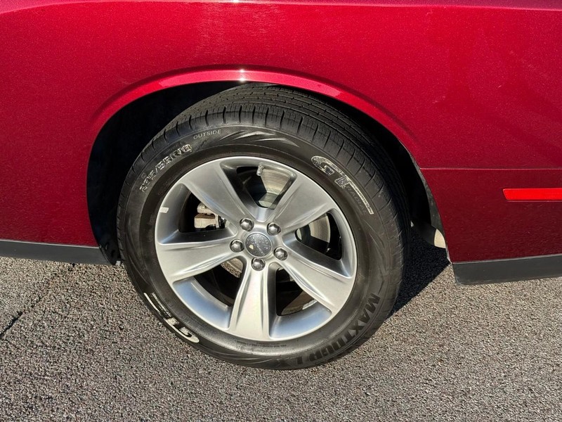 Dodge Challenger Vehicle Image 05