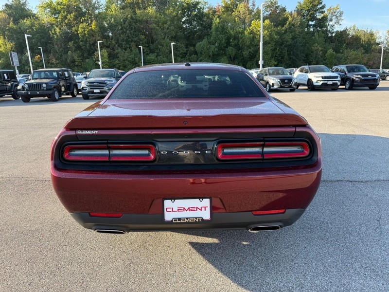 Dodge Challenger Vehicle Image 08