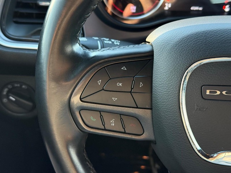 Dodge Challenger Vehicle Image 15