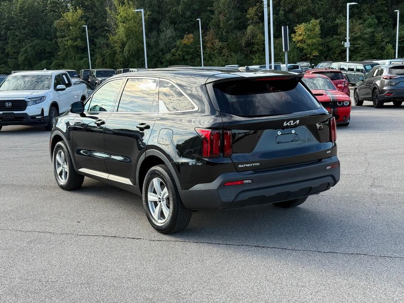 Kia Sorento Vehicle Image 04