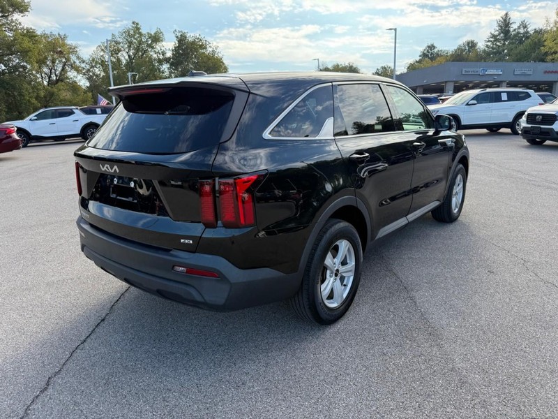 Kia Sorento Vehicle Image 08