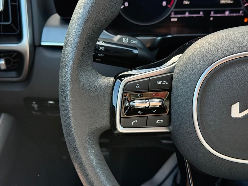 Kia Sorento Vehicle Image 20