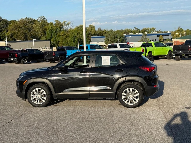 Chevrolet TrailBlazer Vehicle Image 03