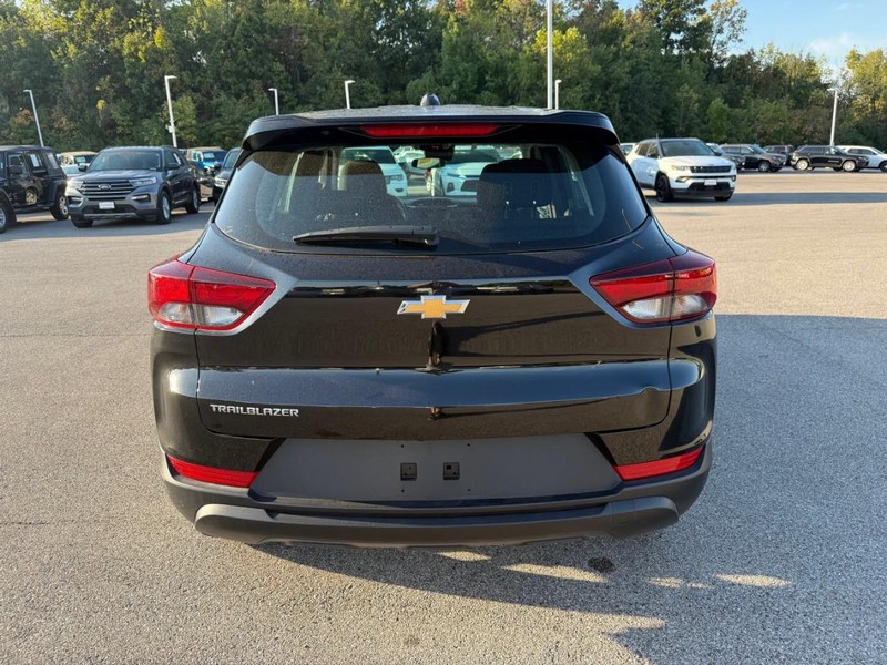 Chevrolet TrailBlazer Vehicle Image 08