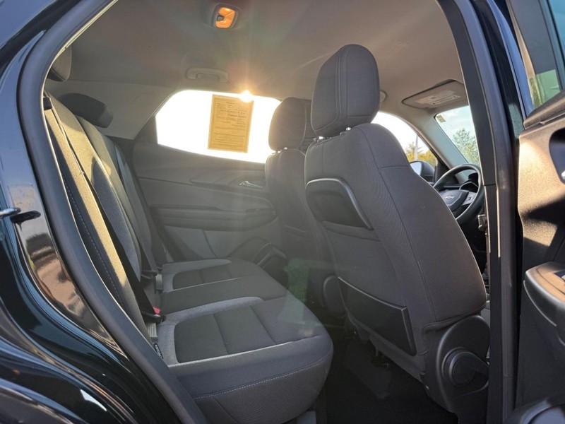 Chevrolet TrailBlazer Vehicle Image 13